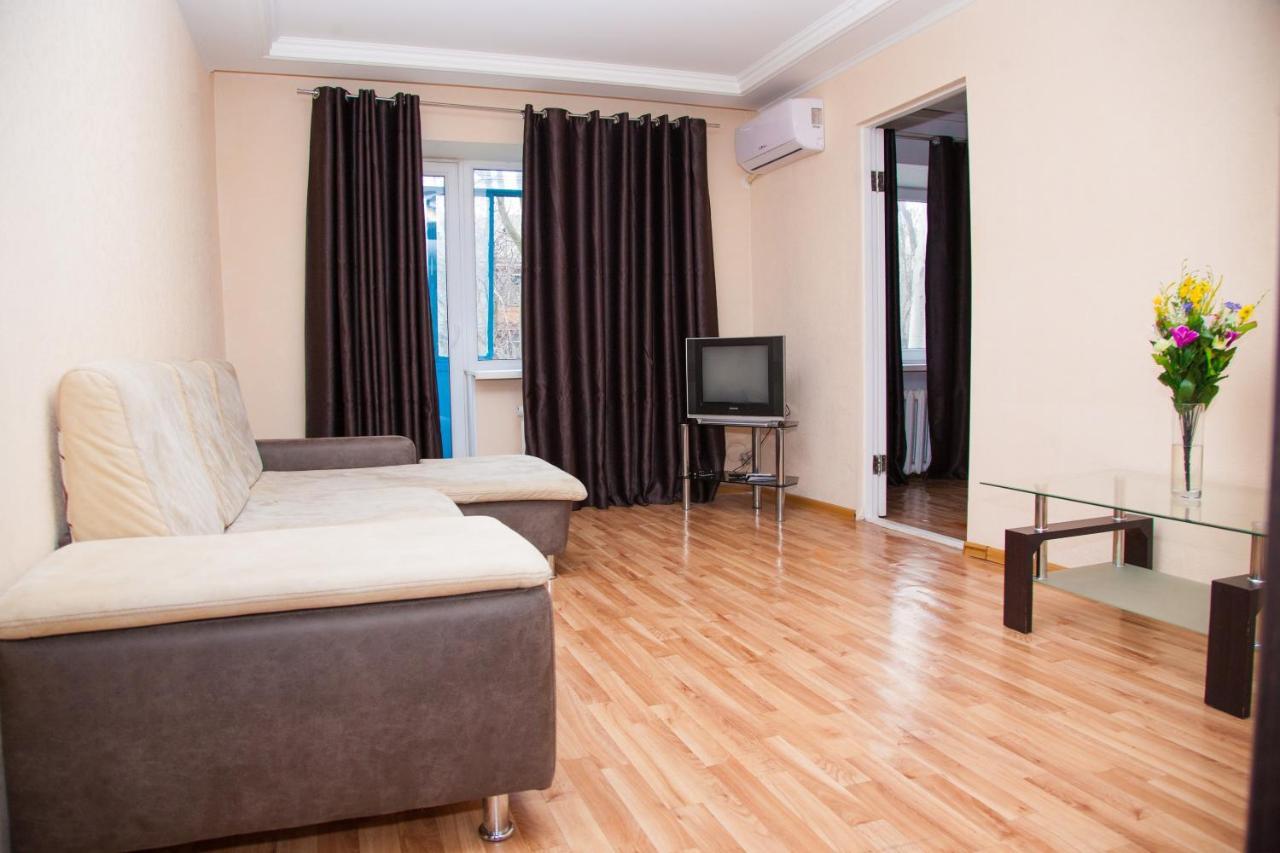 Semi Luxury Apt On Yatsenka 8 Near Intourist Hotel Zaporizhia Εξωτερικό φωτογραφία